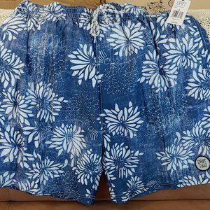 NWT Men's Swim Trunks,  Lg. Hawaii Floral Design